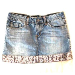 🚨 sold 🚨 Girls Guess Denim & Sequin Mini